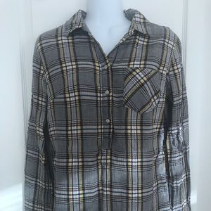 Women’s long sleeve plaid shirt